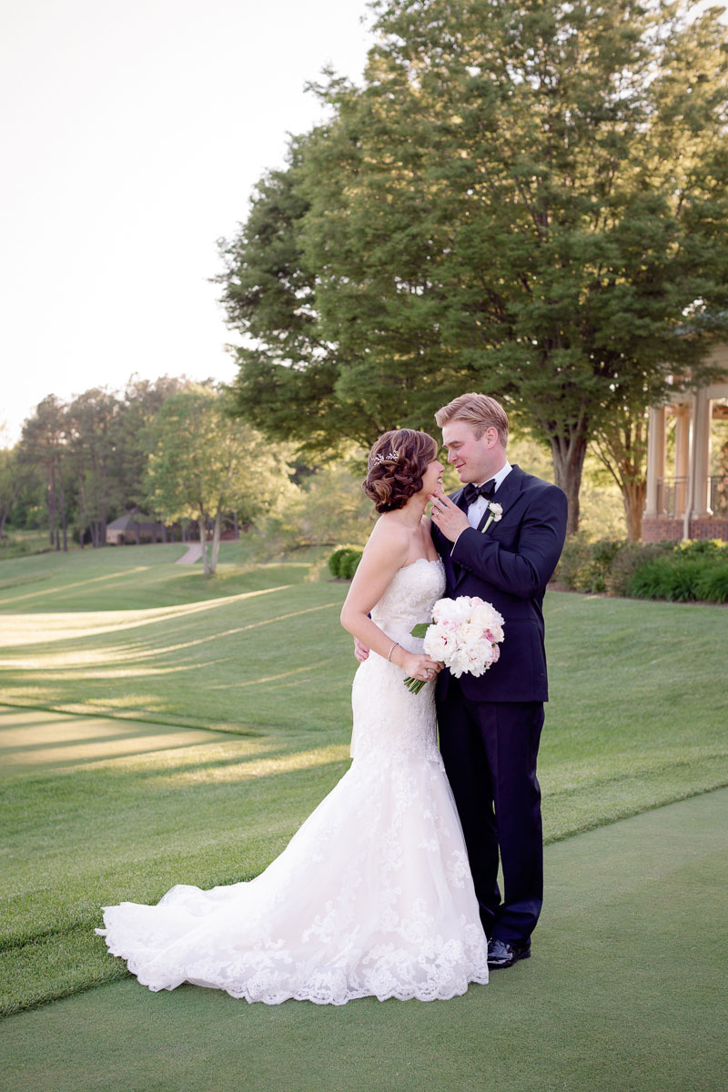 bride-and-groom-portrait-golf-club-virginia